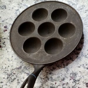 Egg poaching or muffins pan